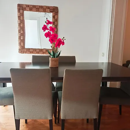 بيت شباب - Plaza Urquinaona Gp برشلونة