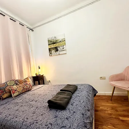 - Plaza Urquinaona Gp بيت شباب برشلونة